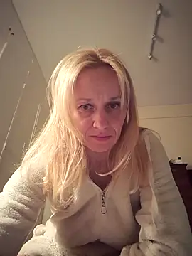 RinaSunX online show from 04-27-26, 03:04