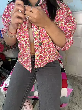 Snapshot of miss_aaashikaa chatting on 04-08-26, 09:42 miss aaashikaa online show from 04-08-26, 09:42