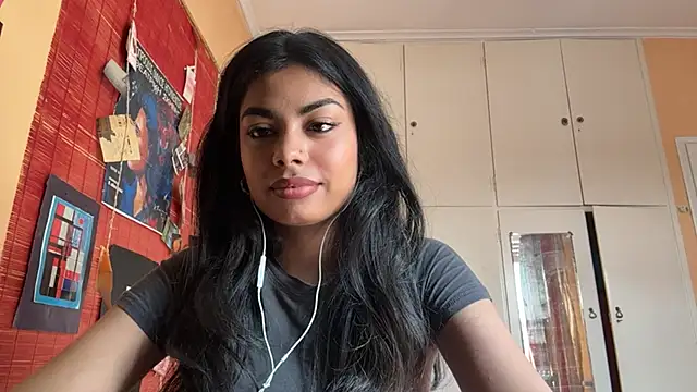 JenniRoutt online show from 04-04-26, 02:14