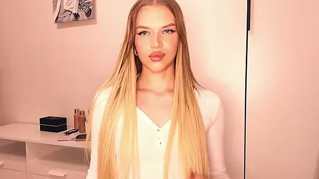 LeoniaRinard online show from 04-19-26, 06:10