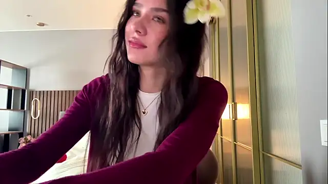 MinnaWatwood online show from 04-13-26, 06:08