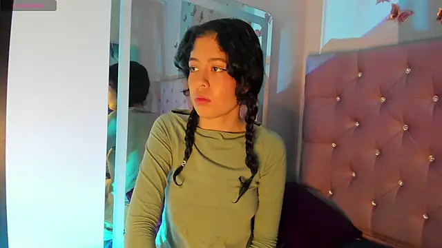 Snapshot of Kaira_luxury chatting on 06-09-26, 04:02 Kaira luxury online show from 06-09-26, 04:02