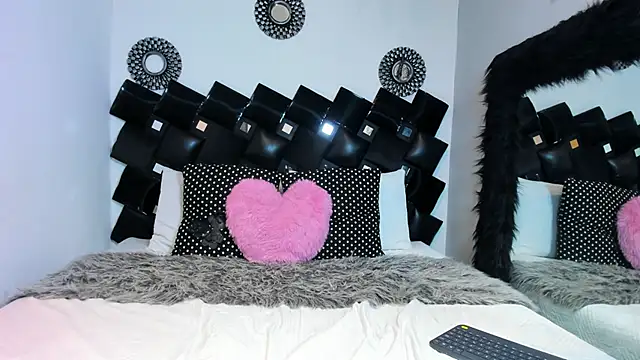 Hannaa Evans online show from 04-24-26, 07:49