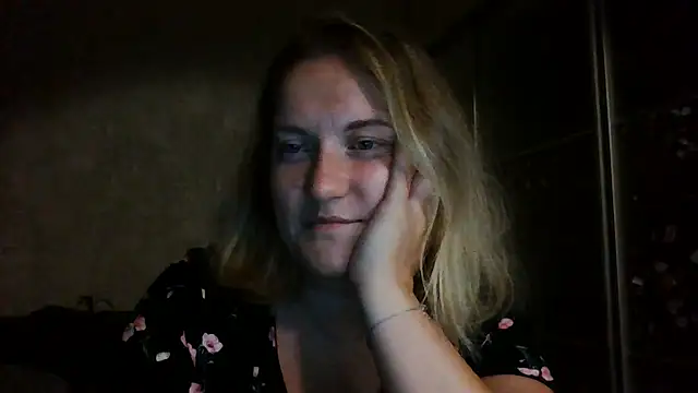 Snapshot of TinaKittyX chatting on 08-07-26, 08:44 TinaKittyX online show from 08-07-26, 08:44