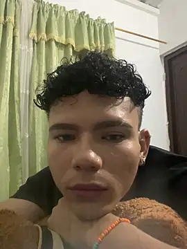 Snapshot of sebascuterouss chatting on 04-23-26, 10:47 sebascuterouss online show from 04-23-26, 10:47