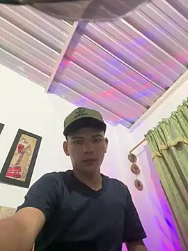 Snapshot of sebascuterouss chatting on 04-28-26, 03:22 sebascuterouss online show from 04-28-26, 03:22