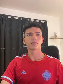Snapshot of sebascuterouss chatting on 05-11-26, 02:45 sebascuterouss online show from 05-11-26, 02:45