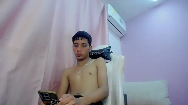 Snapshot of Yei_lee_ chatting on 04-09-26, 08:36 Yei lee online show from 04-09-26, 08:36