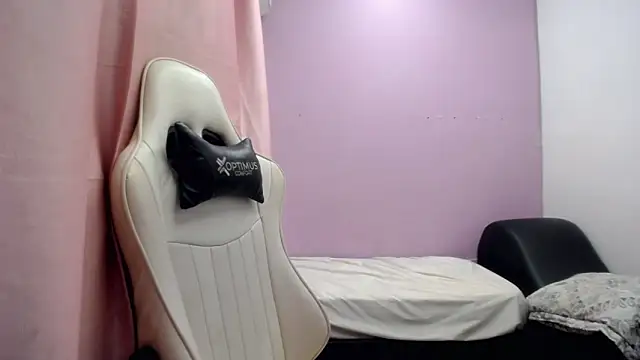 Snapshot of Yei_lee_ chatting on 05-10-26, 06:40 Yei lee online show from 05-10-26, 06:40
