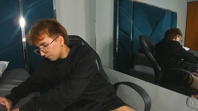 JeremySanders1  online show from 04-03-26, 12:41