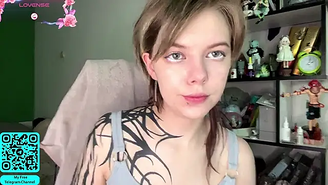 Snapshot of MadalynNosel chatting on 06-08-26, 07:09 MadalynNosel online show from 06-08-26, 07:09