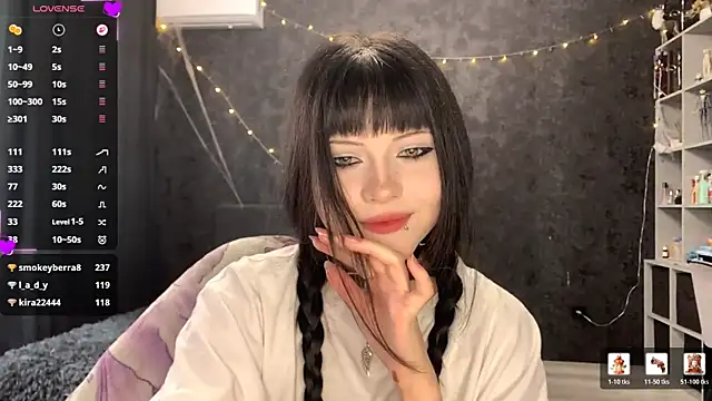 Snapshot of EmilyEmbears chatting on 05-12-26, 06:32 EmilyEmbears online show from 05-12-26, 06:32