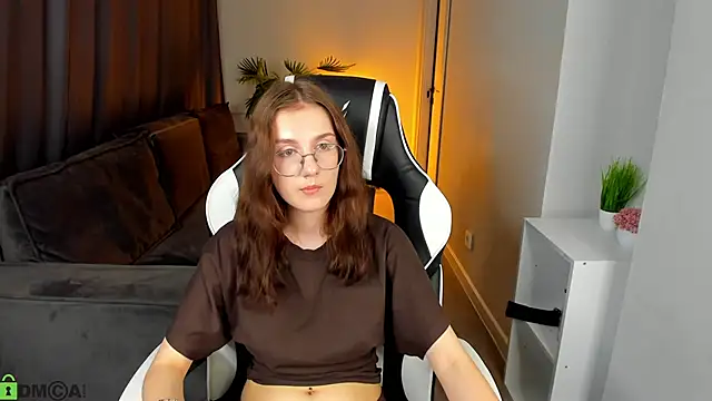 Snapshot of Madeli_nova chatting on 04-06-26, 04:46 Madeli nova online show from 04-06-26, 04:46