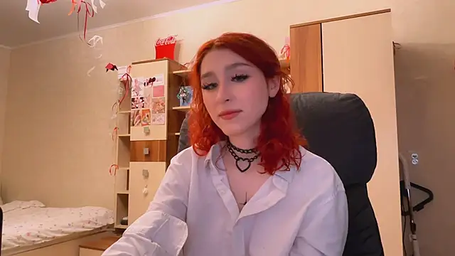 Snapshot of CindyHouse chatting on 04-07-26, 05:13 CindyHouse online show from 04-07-26, 05:13