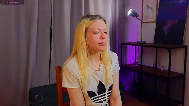 OliviaCaffery online show from 04-19-26, 04:28