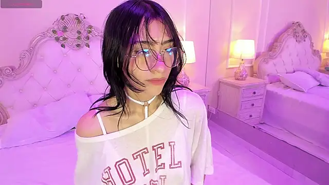 EstherValliere online show from 04-11-26, 01:26