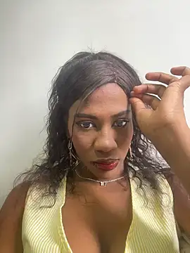 LucianaM 13 online show from 04-19-26, 03:22