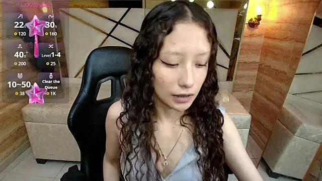 Snapshot of abby__r chatting on 05-25-26, 01:06 abby r online show from 05-25-26, 01:06
