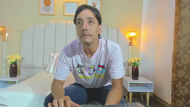 Snapshot of justinschneider chatting on 04-04-26, 07:33 justinschneider online show from 04-04-26, 07:33