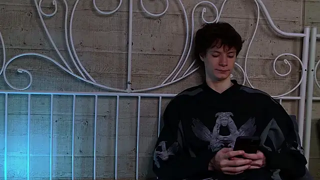 Snapshot of EdwardHogan chatting on 04-02-26, 05:10 EdwardHogan online show from 04-02-26, 05:10