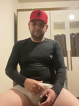 rafael1321 online show from 05-12-26, 11:24