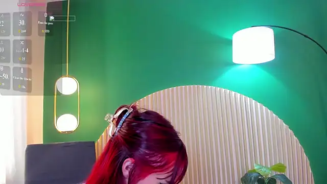 Snapshot of Alicecoule_ chatting on 07-07-26, 02:10 Alicecoule online show from 07-07-26, 02:10