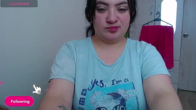 Snapshot of Demy_spicy chatting on 06-18-26, 04:33 Demy spicy online show from 06-18-26, 04:33