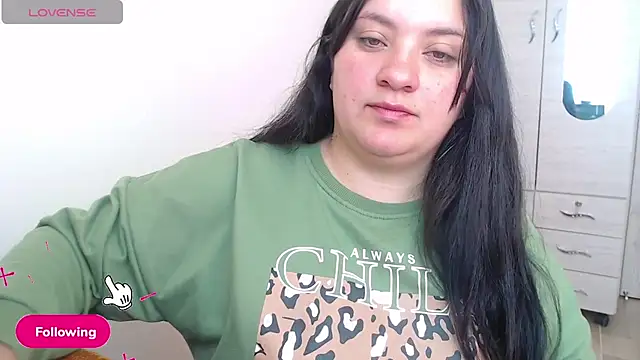 Snapshot of Demy_spicy chatting on 06-20-26, 02:53 Demy spicy online show from 06-20-26, 02:53