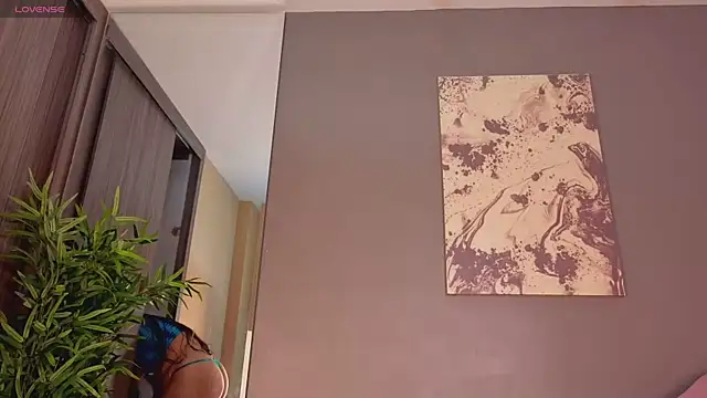 Snapshot of AlisonRose_ chatting on 06-11-26, 10:30 AlisonRose online show from 06-11-26, 10:30