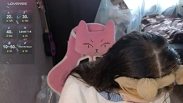 Liaa Lii online show from 04-14-26, 10:21