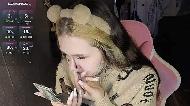 Liaa Lii online show from 04-15-26, 06:26