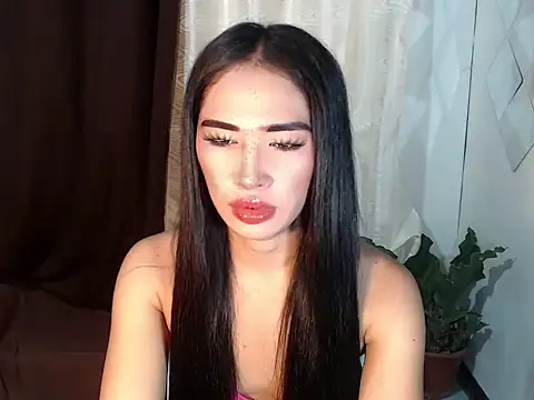 Snapshot of urasiankylie chatting on 05-18-26, 06:03 urasiankylie online show from 05-18-26, 06:03