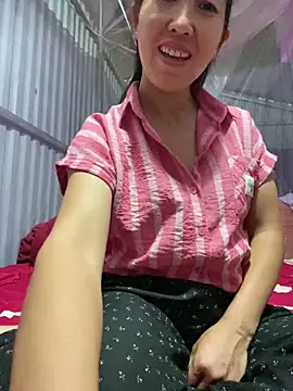 Snapshot of Huonglyna chatting on 06-20-26, 05:10 Huonglyna online show from 06-20-26, 05:10