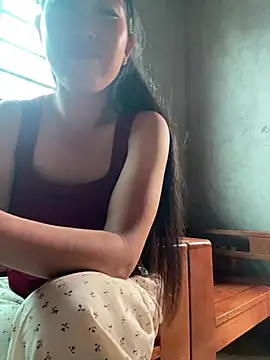 Snapshot of Huonglyna chatting on 06-26-26, 05:56 Huonglyna online show from 06-26-26, 05:56