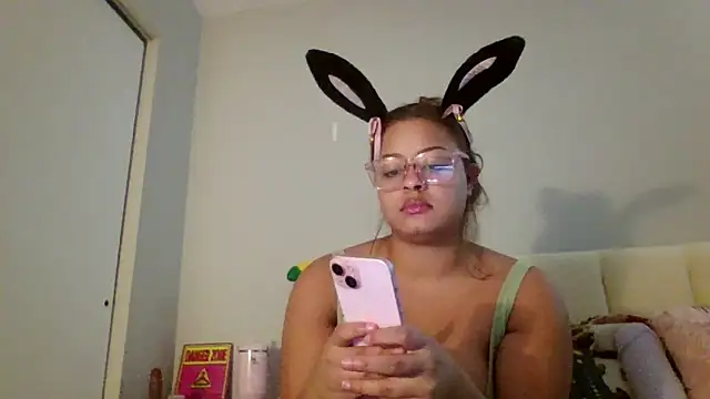 madzbailey online show from 04-06-26, 04:46
