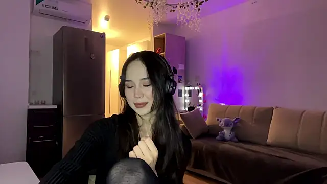 Snapshot of Elizabetswan chatting on 04-17-26, 10:24 Elizabetswan online show from 04-17-26, 10:24