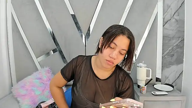 Snapshot of Daphne_cuteht chatting on 04-11-26, 01:04 Daphne cuteht online show from 04-11-26, 01:04