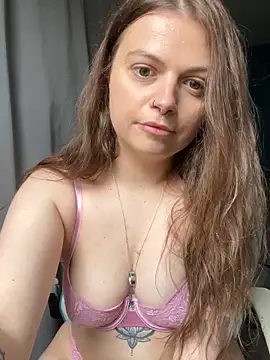 Snapshot of luskydream chatting on 04-09-26, 04:45 luskydream online show from 04-09-26, 04:45