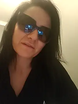 Snapshot of sara_41 chatting on 04-06-26, 06:31 sara 41 online show from 04-06-26, 06:31