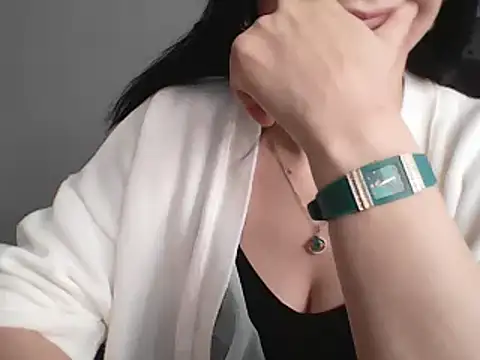 Snapshot of sara_41 chatting on 04-15-26, 08:32 sara 41 online show from 04-15-26, 08:32