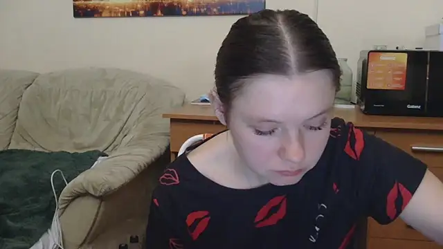 JessicaHolland1 online show from 05-26-26, 06:59