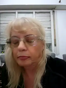 Snapshot of MatureElegantWidow chatting on 04-11-26, 11:09 MatureElegantWidow online show from 04-11-26, 11:09