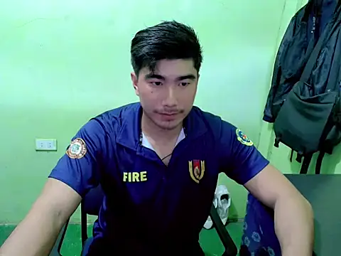 Snapshot of Hunkfireman chatting on 05-07-26, 01:00 Hunkfireman online show from 05-07-26, 01:00