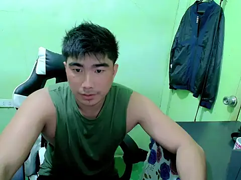 Snapshot of Hunkfireman chatting on 05-22-26, 12:40 Hunkfireman online show from 05-22-26, 12:40