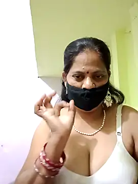 Snapshot of SEEMA_012 chatting on 04-14-26, 06:19 SEEMA 012 online show from 04-14-26, 06:19