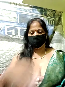Snapshot of SEEMA_012 chatting on 04-15-26, 05:36 SEEMA 012 online show from 04-15-26, 05:36