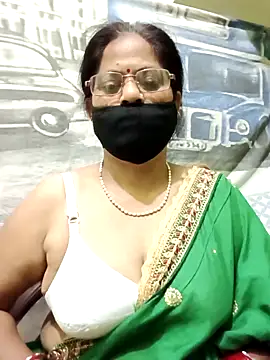 Snapshot of SEEMA_012 chatting on 04-18-26, 05:11 SEEMA 012 online show from 04-18-26, 05:11