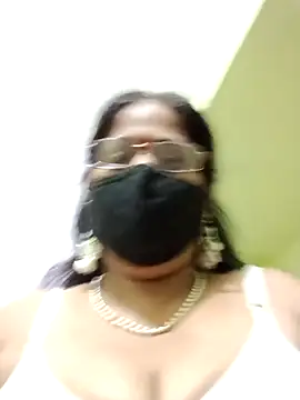 Snapshot of SEEMA_012 chatting on 04-25-26, 07:00 SEEMA 012 online show from 04-25-26, 07:00