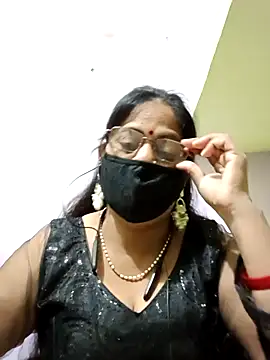 Snapshot of SEEMA_012 chatting on 05-07-26, 04:51 SEEMA 012 online show from 05-07-26, 04:51