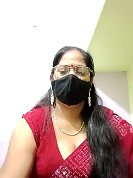 Snapshot of SEEMA_012 chatting on 05-13-26, 03:48 SEEMA 012 online show from 05-13-26, 03:48